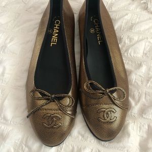 CHANEL METALLIC BRONZE LEATHER CAP TOE BALLERINA FLATS 39